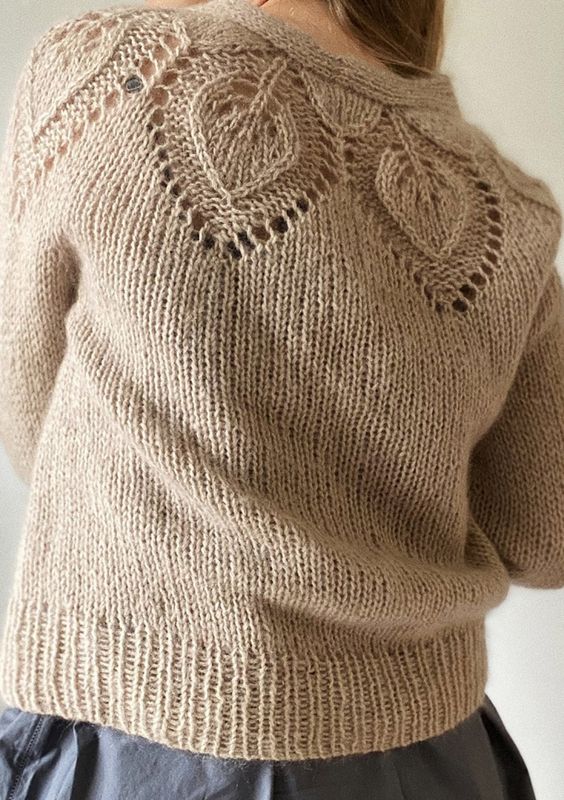 leKnit - Chunky Dahlia v-neck cardigan