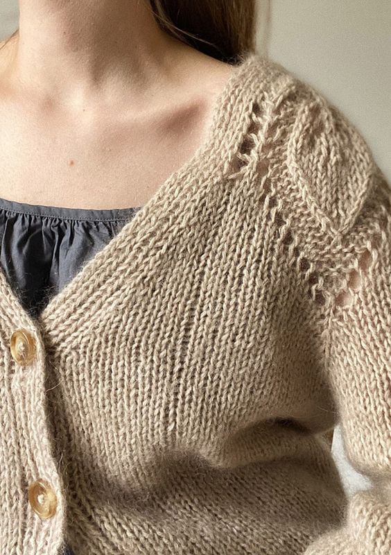 leKnit - Chunky Dahlia v-neck cardigan