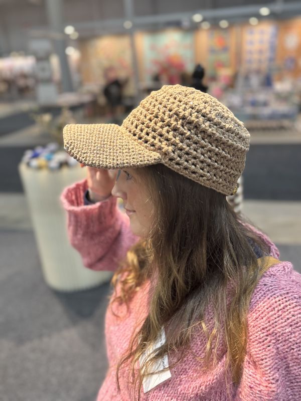 Caps
