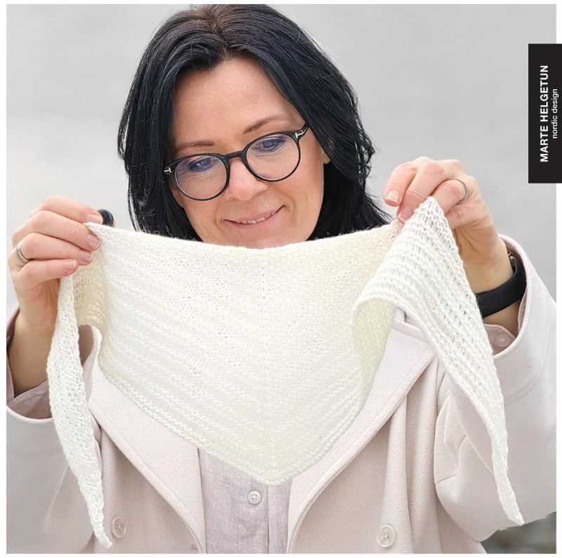 Rillespill sjal i REN Cashmere