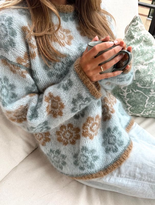 Mari Sweater - Blå og brun