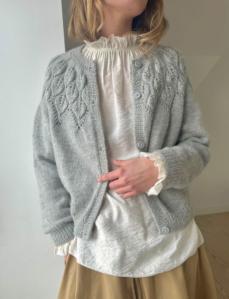 Hovedbilde Ella Cardigan (papirformat)