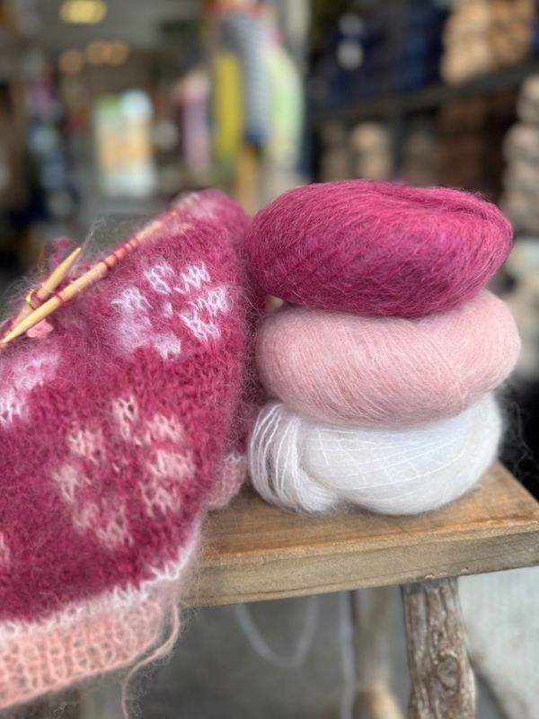 Mini Mari Sweater - Blomme/hvit