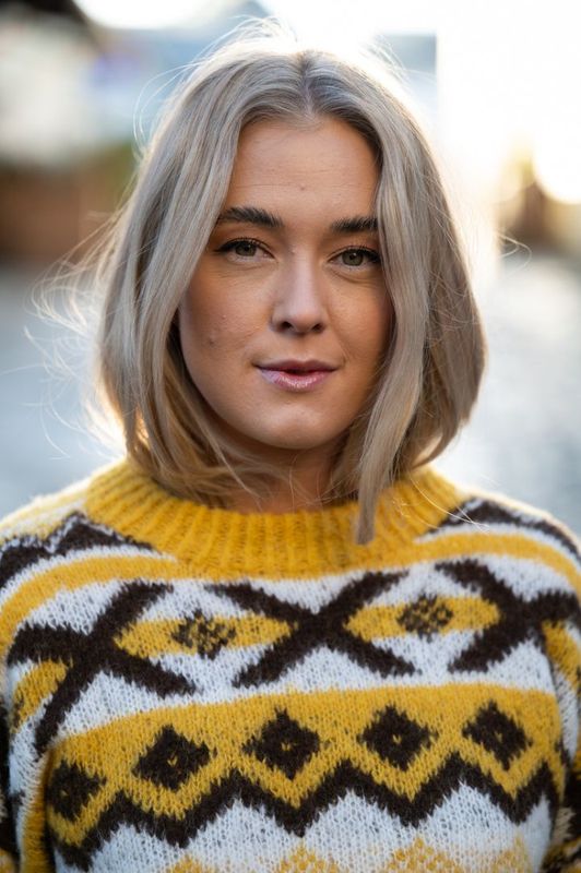  Aprilia Genser, Gullgul (isydde ermer)