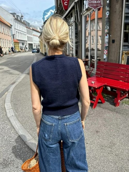 Hovedbilde Maggie vest (oppskrift)