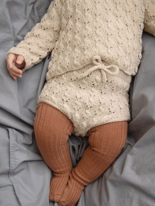 Lilja Cardigan, Diaper Pants, Bonnet, Tights - 2413 Nr. 2a og b